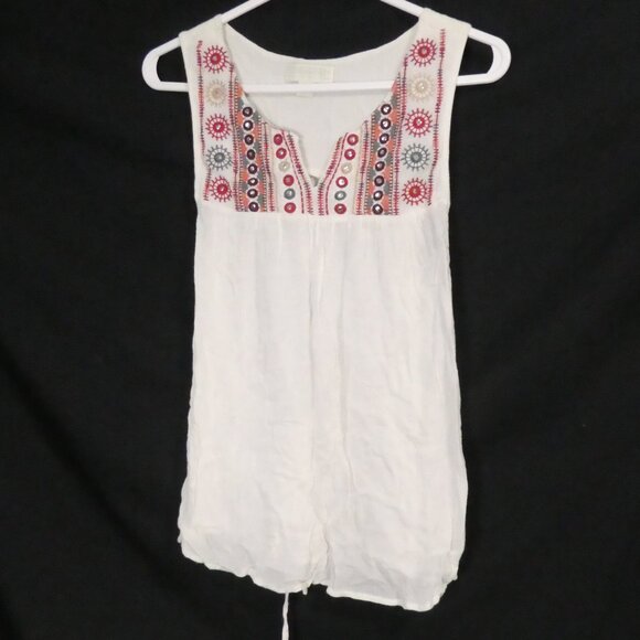 FOREVER 21+ Plus Sizes | 2X | Sleeveless Top With Embroidered Neckline - Picture 2 of 15
